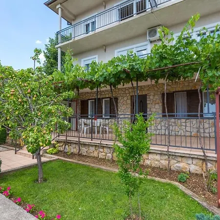Apartament In 39125 Novi Vinodolski
