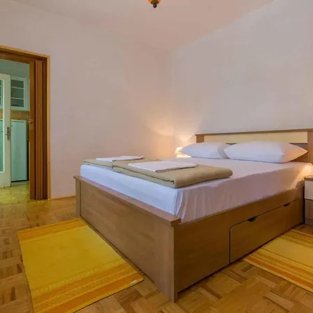 Apartament In 39125 Novi Vinodolski
